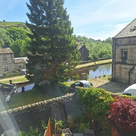 Todmorden Bed & Breakfast - The Toothless Mog Walsden Exterior photo